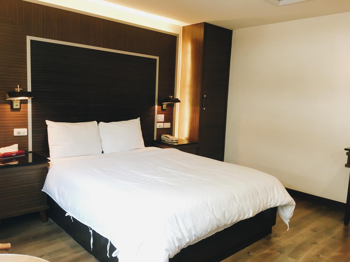 Hua Tai Hotel Hsinchu City Exterior photo