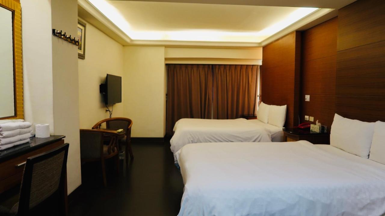 Hua Tai Hotel Hsinchu City Exterior photo